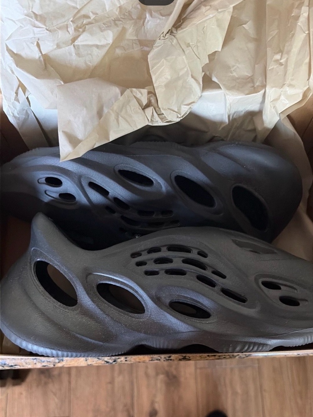 Yeezy Foam RNNR Slip-On Clog in Charcoal